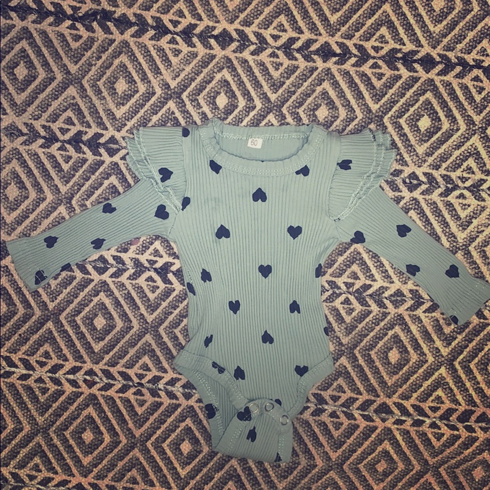 Baby girl clothes size 0-12 months